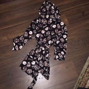 Cherokee hooded robe w/skulls boys size S